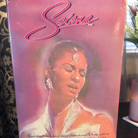 Selena Doll The Original •Limited Edition• - Picture 4 of 4
